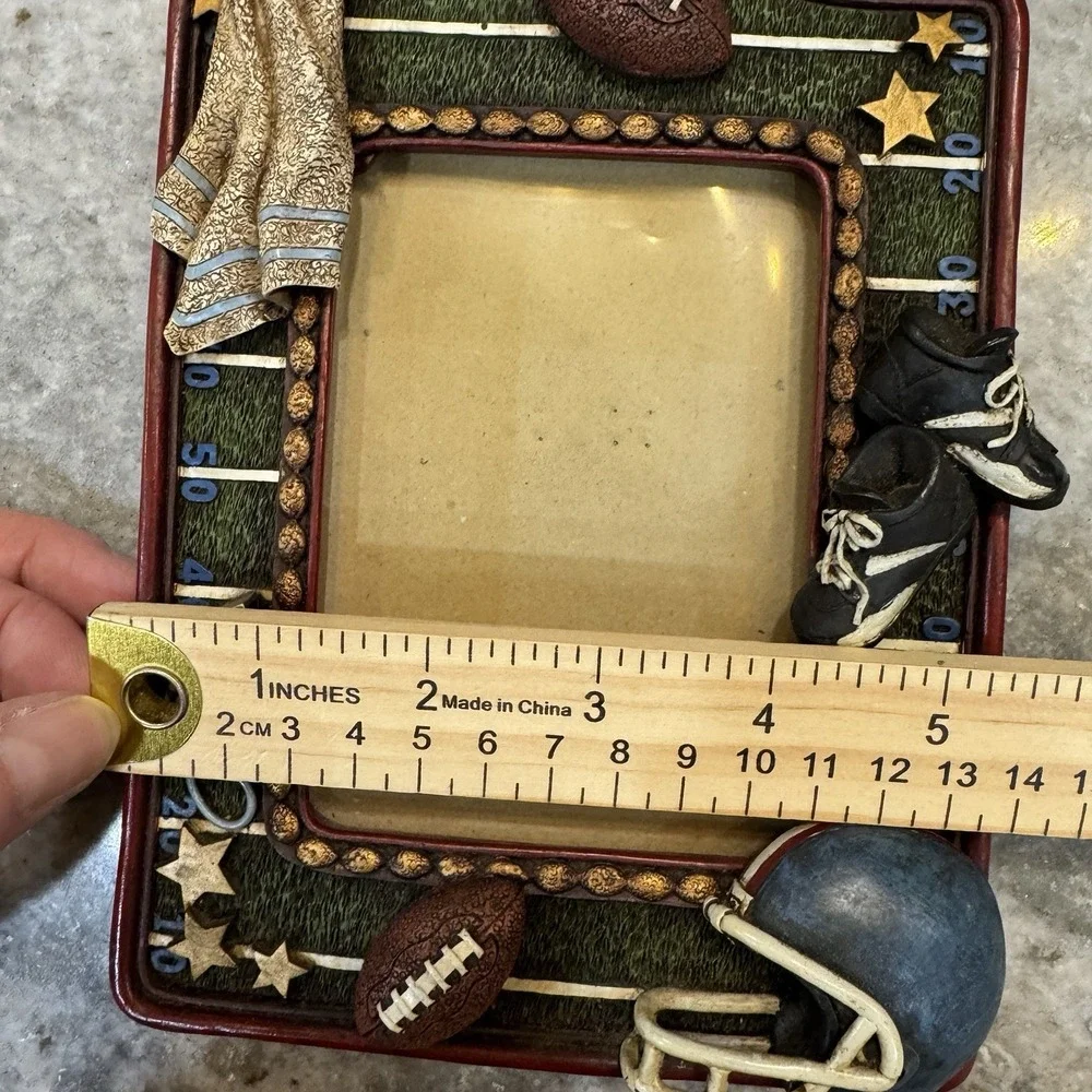 VTG 90s Play Action Picture Frame Resin 3D Football Sports 3x5 Photo Portrait